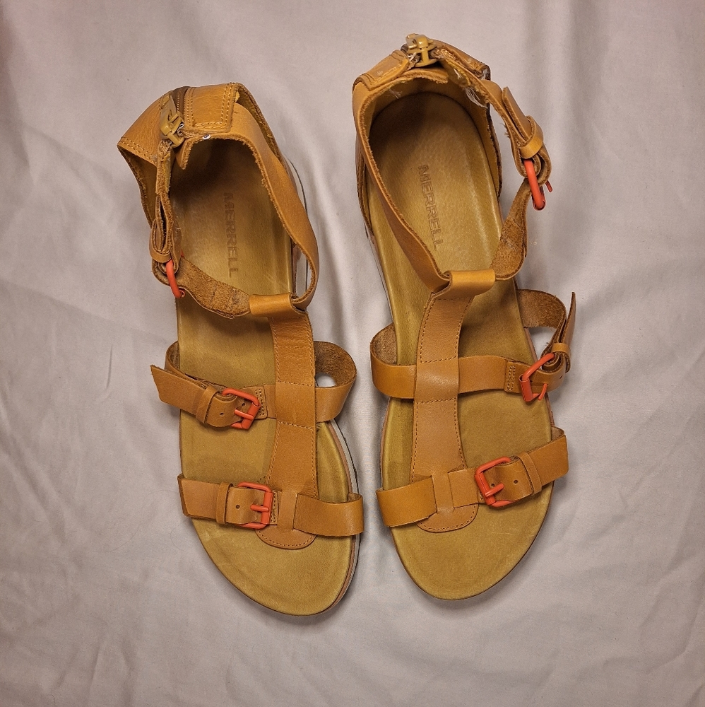 Woman's Merrell sandals